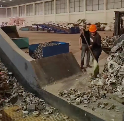 泰國(guó)地區(qū)450型高配版破碎分選線(xiàn)通電試機(jī)